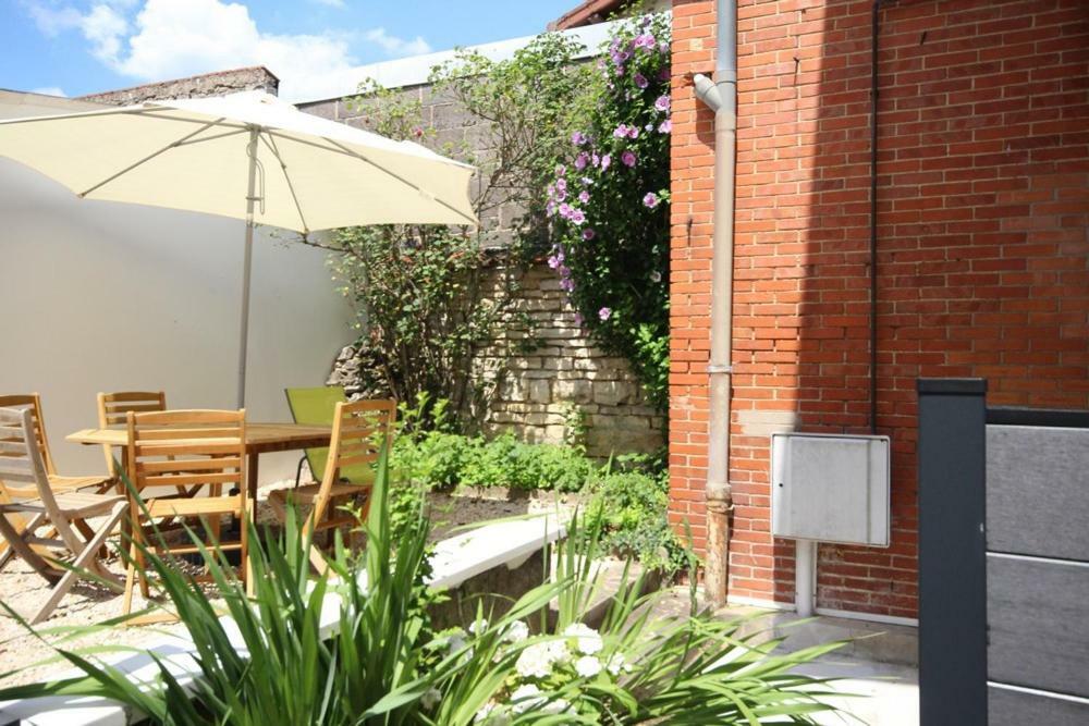 Appartements Le Cru Colbert ボーヌ エクステリア 写真